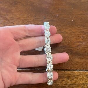 Never worn elastic juby diamond bracket